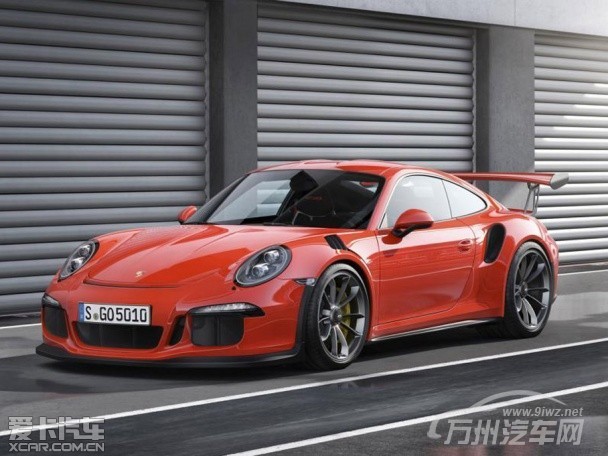 相比911 GT3，搭载4.0L自然吸气发动机的911 GT3 RS动