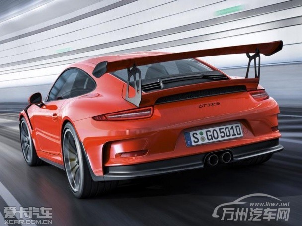 相比911 GT3，搭载4.0L自然吸气发动机的911 GT3 RS动