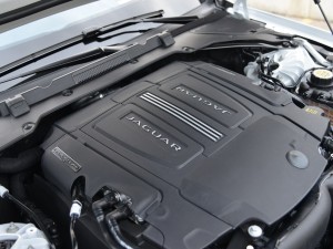 捷豹XF 2016款 XF 3.0T 两驱R-Sport运动版