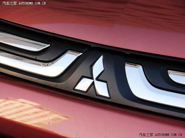 三菱(进口) 欧蓝德(进口) 2013款 2.4L 四驱精英GT版 7座