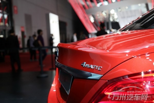 奔驰C200 4MATIC